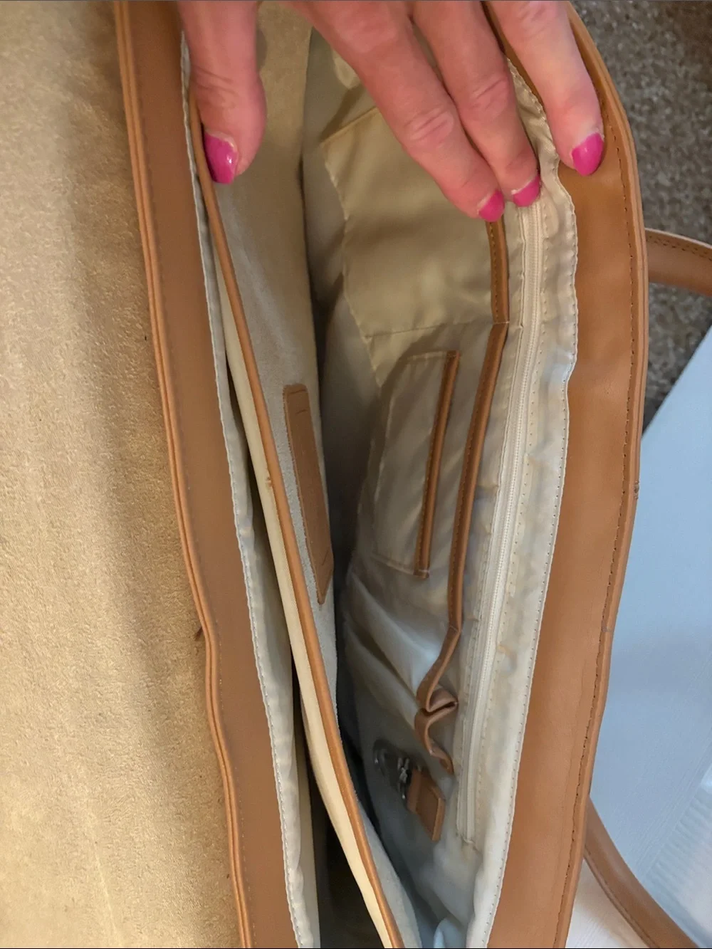 Classic Tan Structured Tote Laptop/Briefcase Bag.